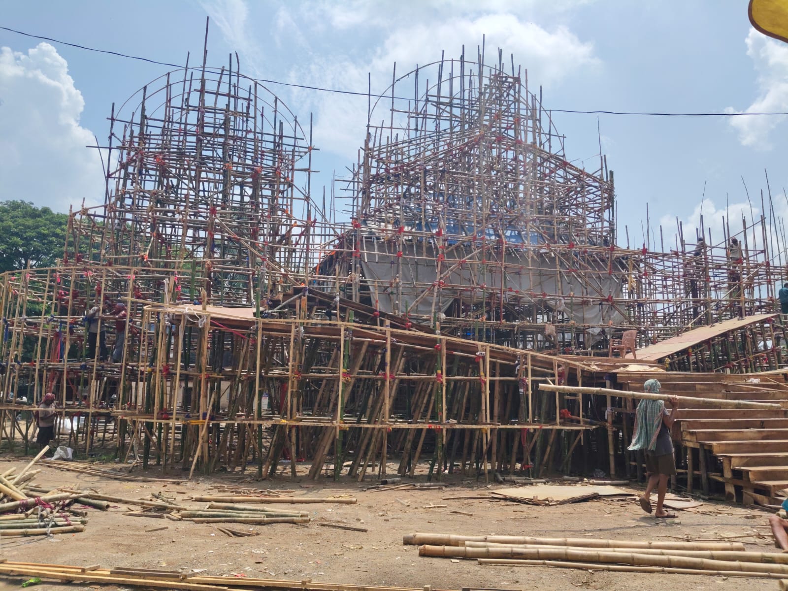 Bhubaneswar Durga Puja: Pandals With Ramoji Film City's Mahabharat Set, Peacock And Kuchipudi-Themed Gates To Steal Show