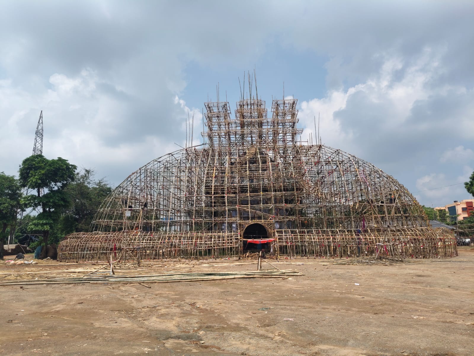 Bhubaneswar Durga Puja: Pandals With Ramoji Film City's Mahabharat Set, Peacock And Kuchipudi-Themed Gates To Steal Show