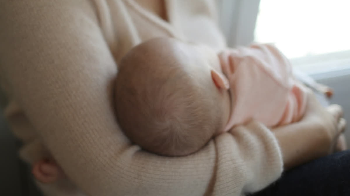 BREASTFEEDING BENEFITS TO CHILD BREASTFEEDING BENEFITS TO MOTHER WHY BREASTFEED IMPORTANT FOR CHILD ಸ್ತನ್ಯಪಾನ