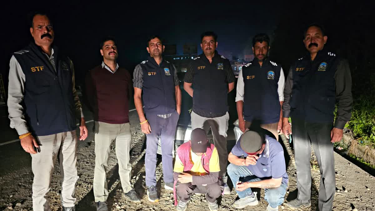 चरस की खेप के साथ 2 आरोपी गिरफ्तार