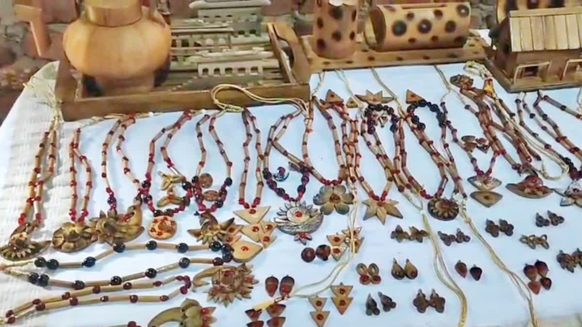 women creating attractive jewelry from natural materials