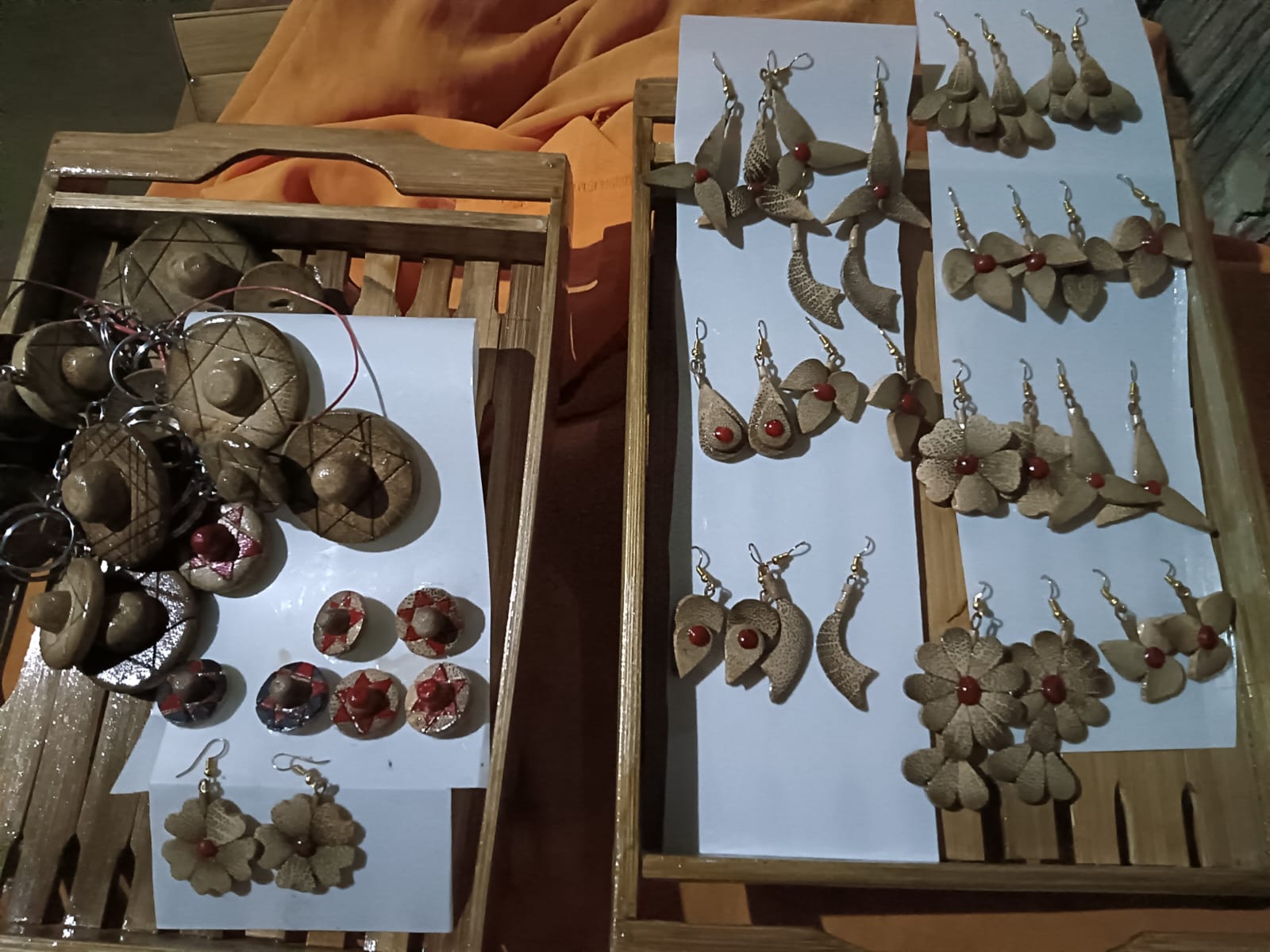 women creating attractive jewelry from natural materials