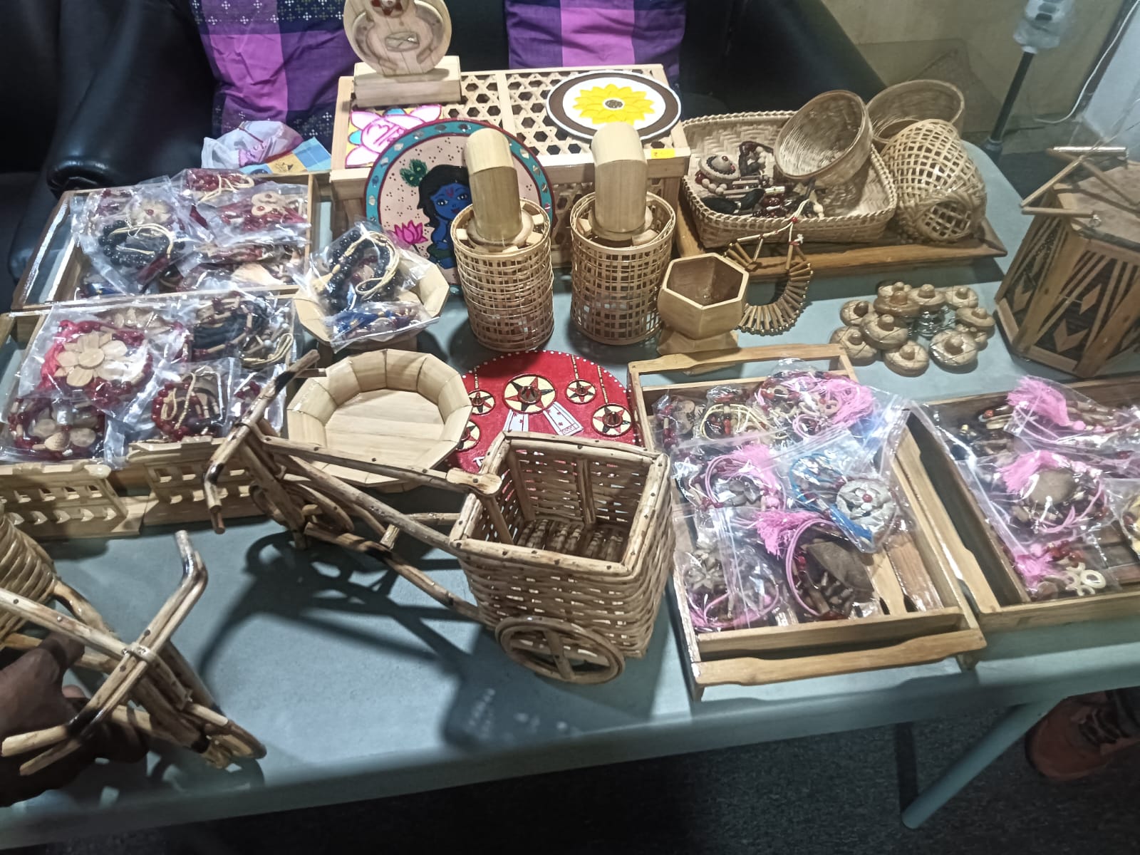 women creating attractive jewelry from natural materials