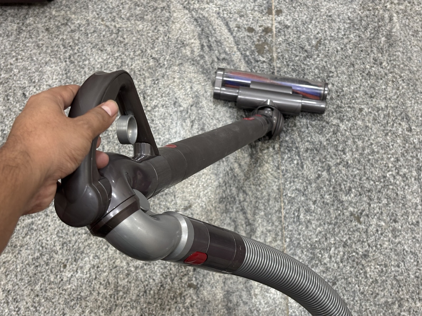 Dyson Big Ball Vacuum Cleaner Review: Turbine Cleaner Head in action