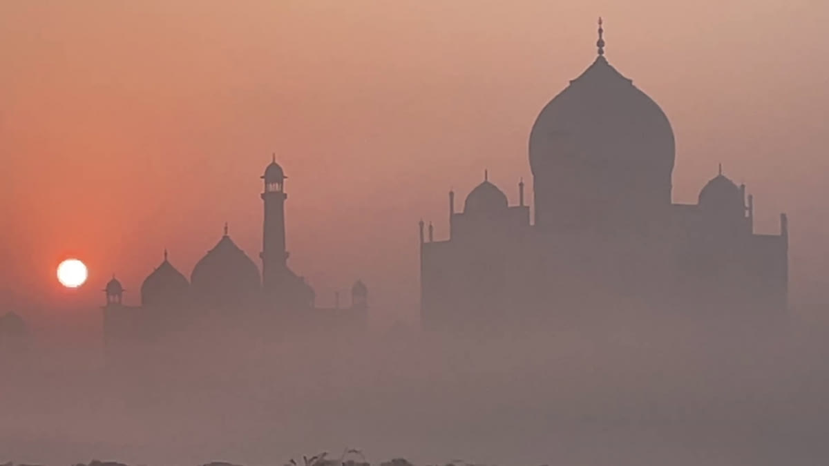 Delhi’s AQI To ‘Moderate’ After ‘Very Poor’ Air Day, Residents Blame Pollution For Weather Woes Delhi’s AQI To ‘Moderate’ After ‘Very Poor’ Air Day, Residents Blame Pollution For Weather Woes