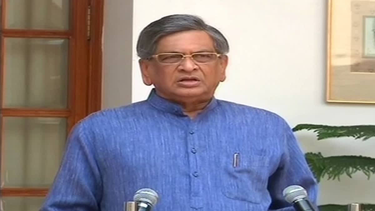 SM Krishna’s Leadership Amid Cauvery Dispute: A Bold Padayatra And Tough Decisions In 2002, amidst a severe drought and rising tensions, Krishna made headlines by refusing to release Cauvery water to Tamil Nadu.