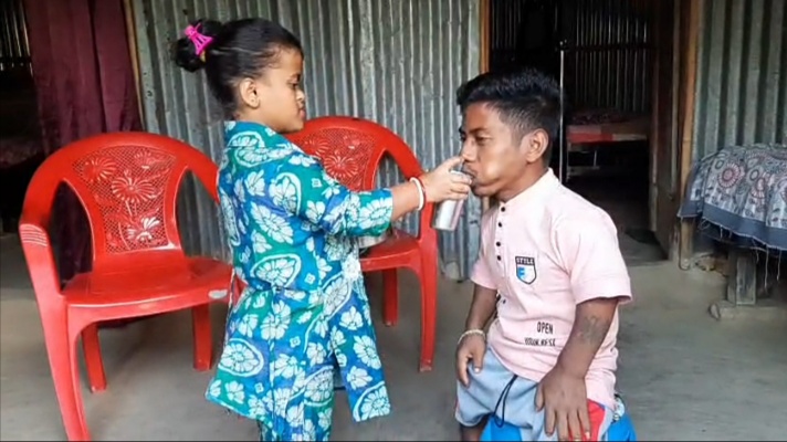 DWARF MAN FINDS LIFE PARTNER