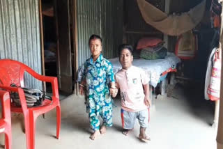 Dwarf Couple Ties Knot in West Bengal After Meeting On Facebook