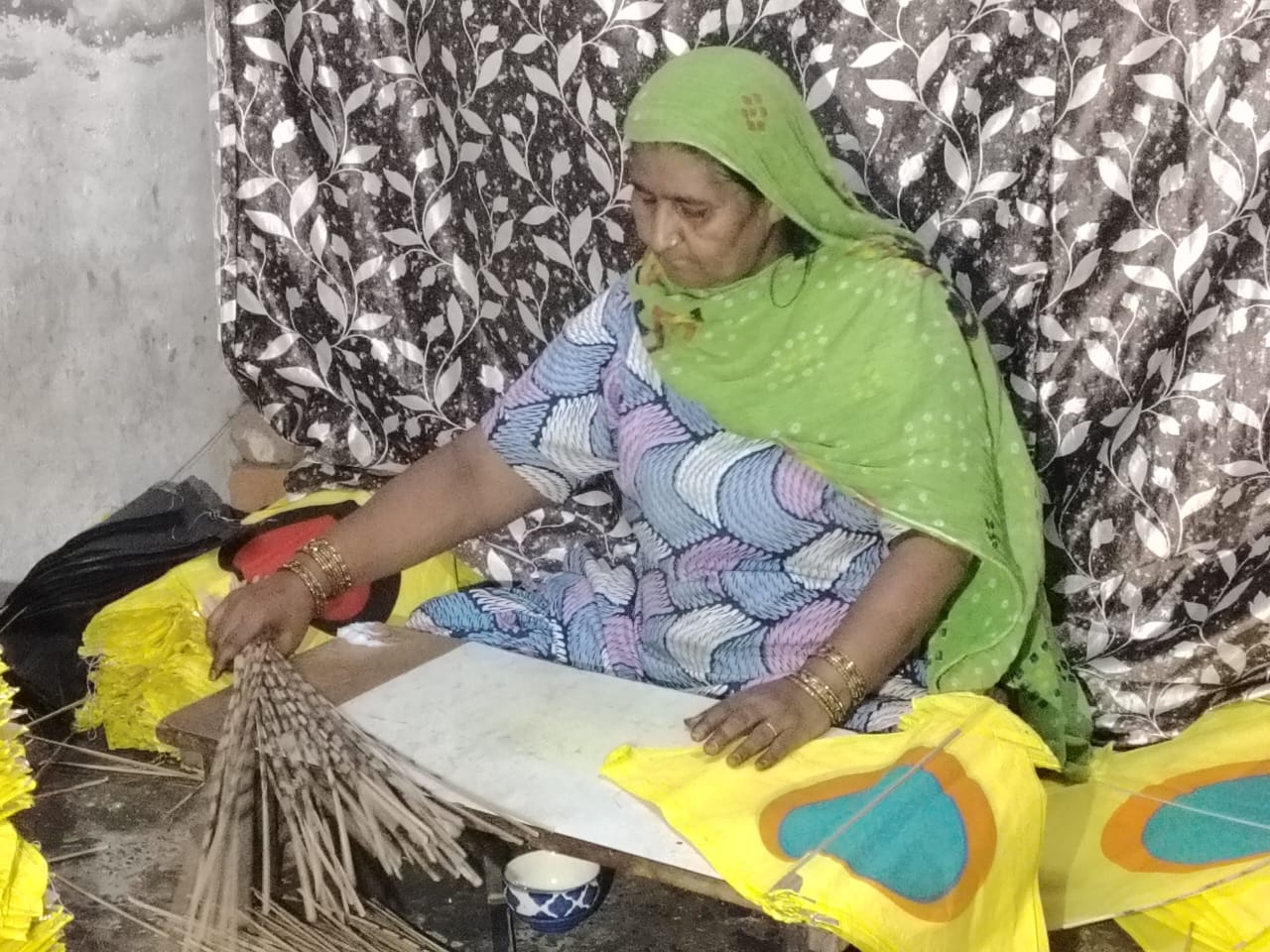 પતંગ બનાવીને જમાલપુરની મહિલાઓ બની આત્મનિર્ભર