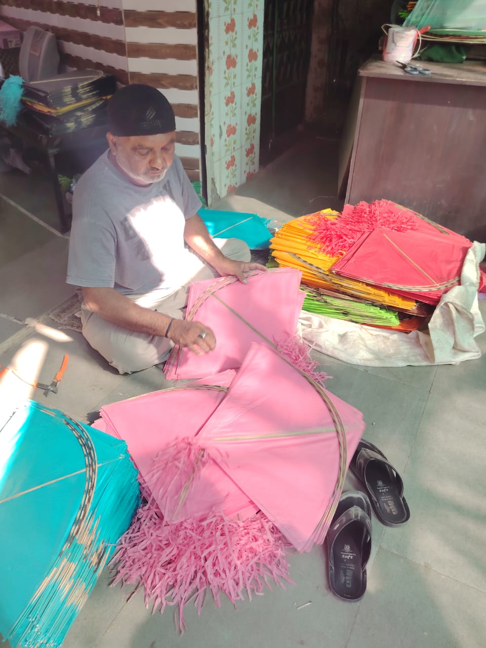 પતંગ મેકિંગ