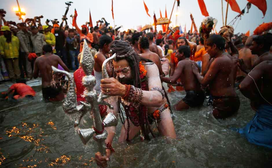 system of juna akhada and process of making naga sadhu
