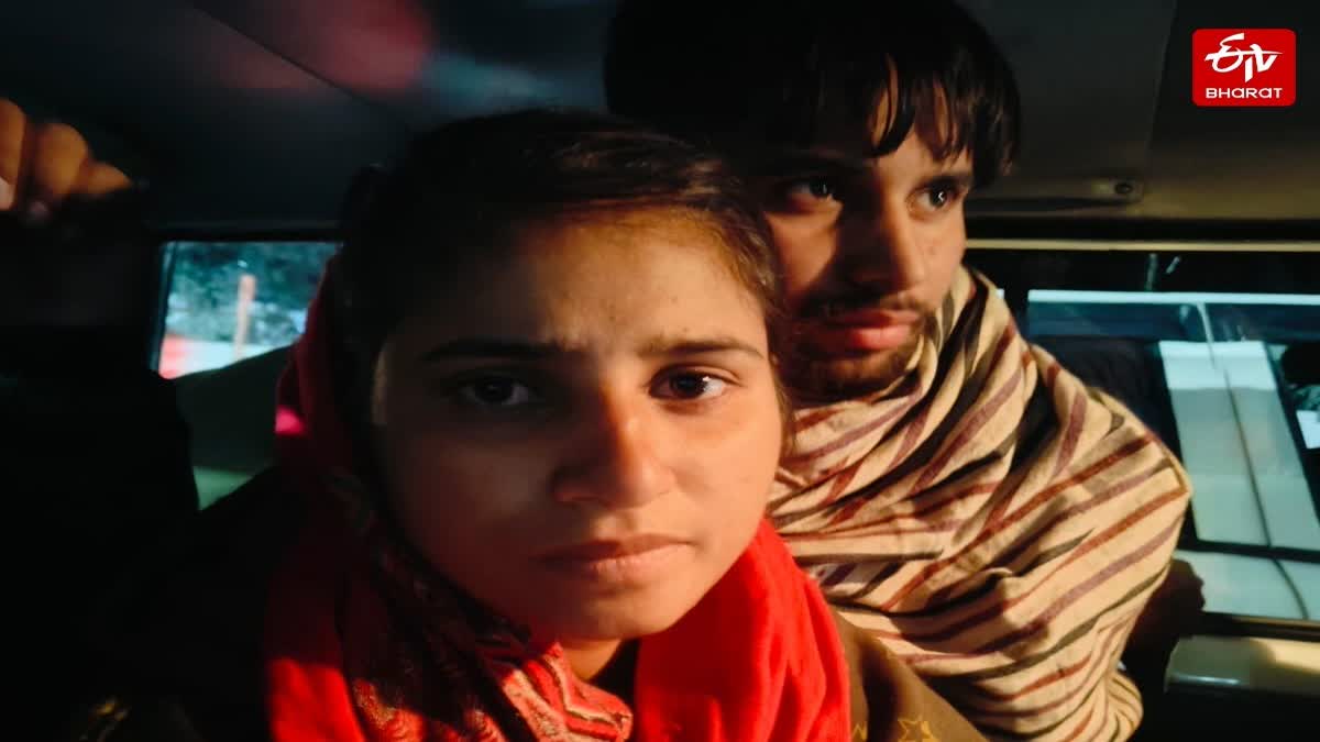 गिरफ्तार युवक-युवती से पूछताछ जारी.