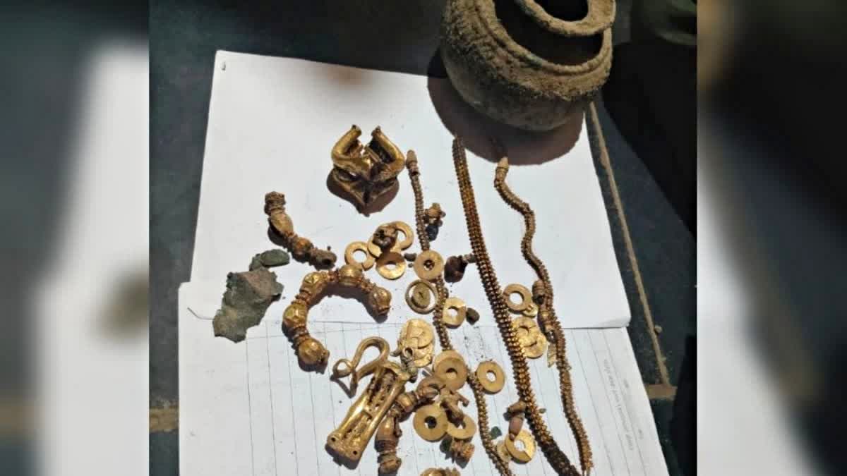 TREASURE FOUND  HOUSE CONSTRUCT TREASURE FOUND  KARNATAKA TREASURE FOUND  LAKKUNDI GADAG KARNATAKA