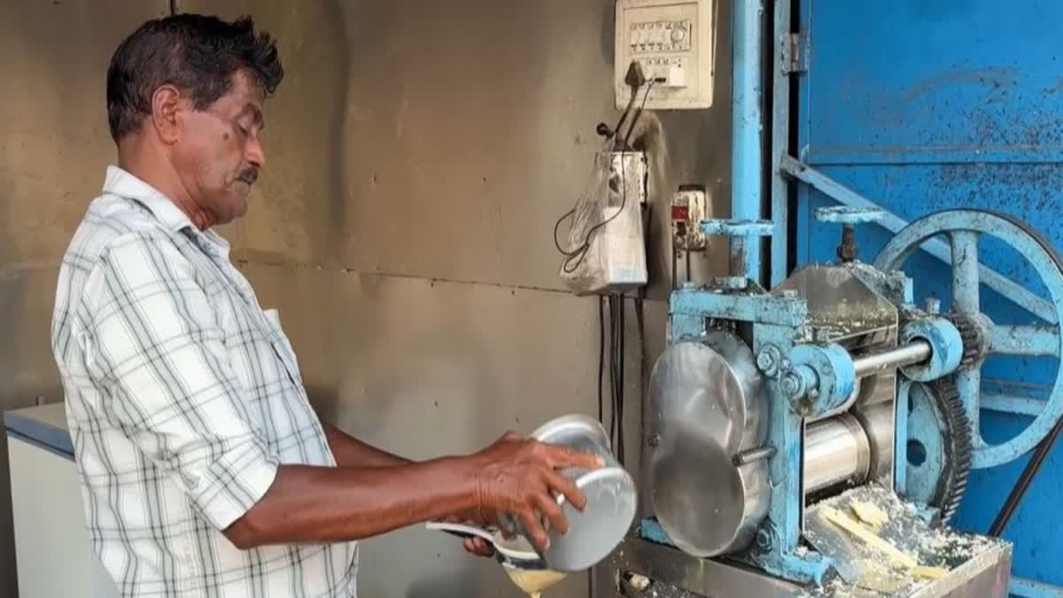 JUICE SELLER TRAVELS WORLD