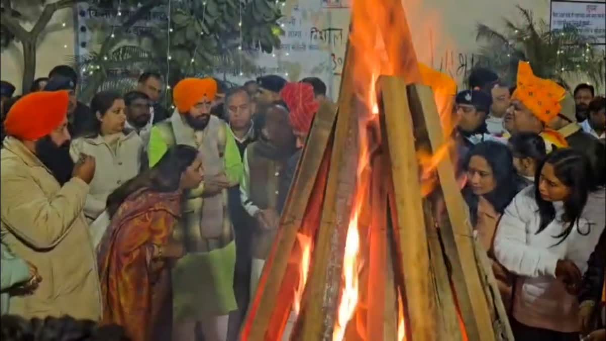 Chief Minister Nayab Saini arrived in Ladwa Kurukshetra with his wife celebrated Lohri with the people