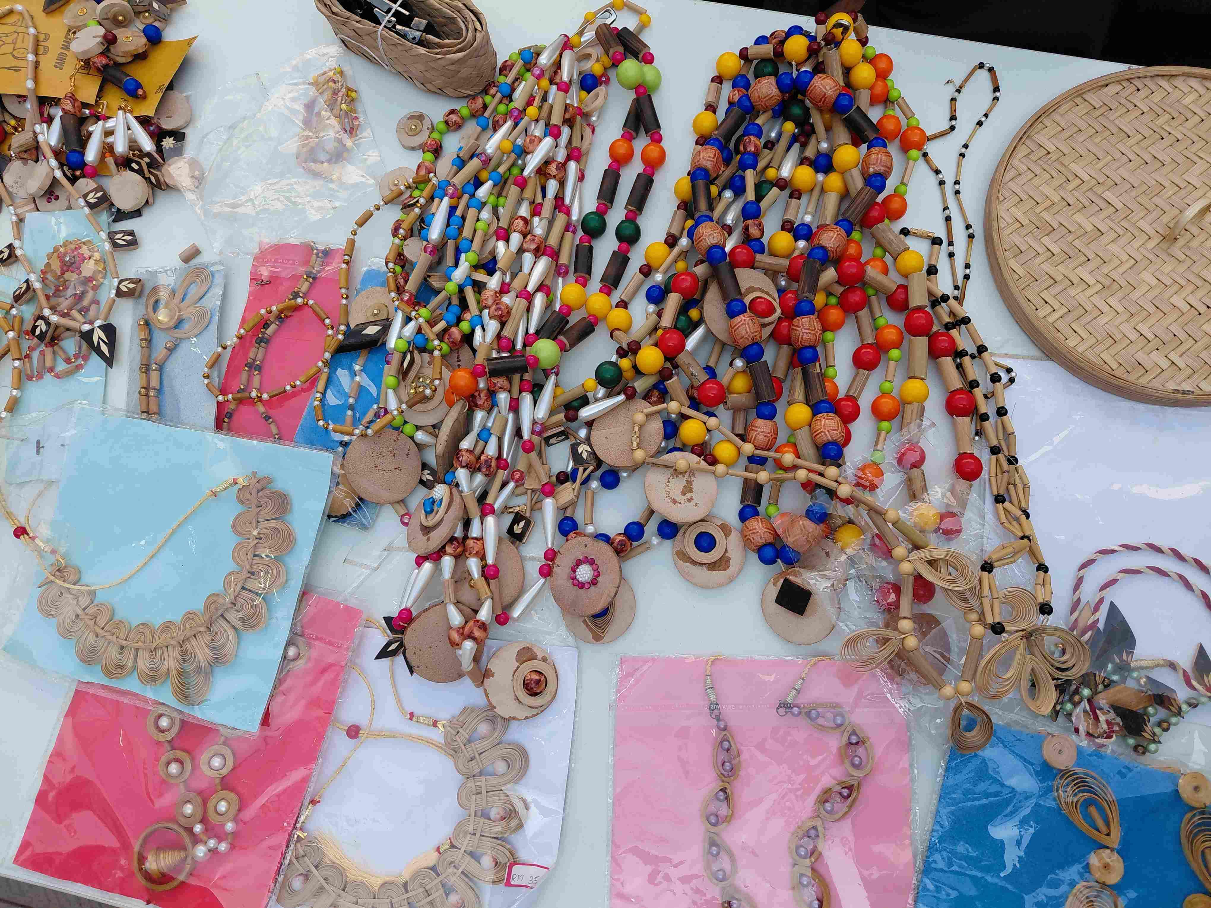 बांस से बने गहने