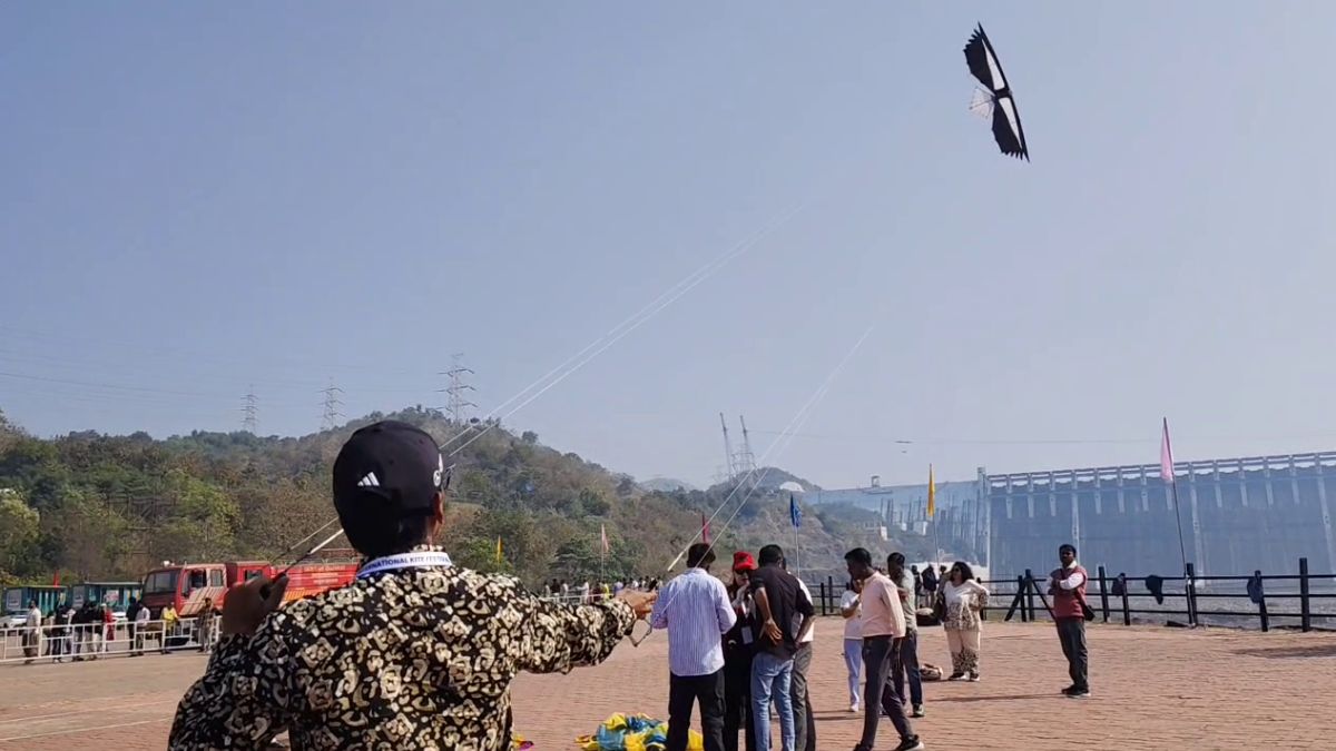 સ્ટેચ્યુ ઓફ યુનિટી ખાતે દેશ-વિદેશના પતંગબાજોએ જમાવ્યું આકર્ષણ