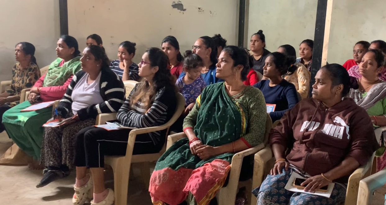 ઉદ્યોગ ધંધાના પાઠ શીખતી ચુણેલ ગામની ગૃહિણીઓ