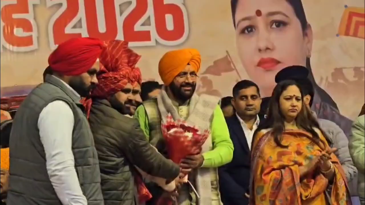 Chief Minister Nayab Saini arrived in Ladwa Kurukshetra with his wife celebrated Lohri with the people