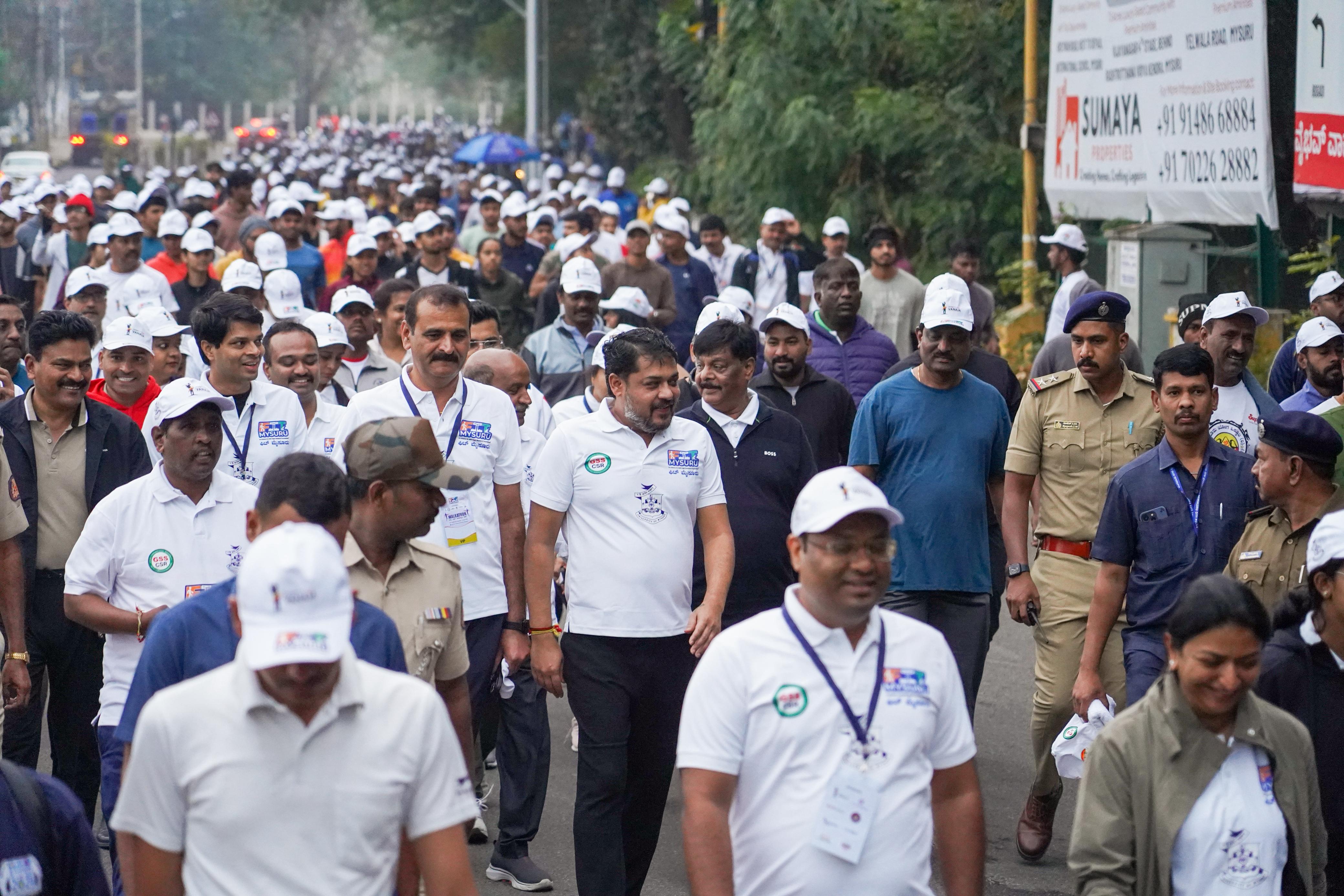 12000-people-participate-in-fit-mysuru-walkathon