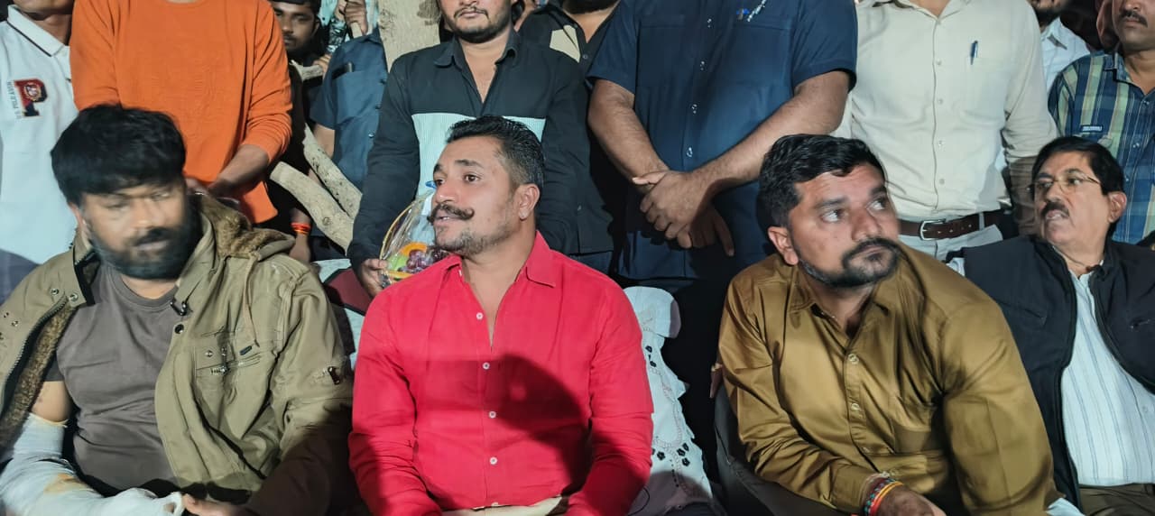 દિવ્યેશભાઈ સોલંકી બગદાણા પહોંચતા જનમેદની ઉમટી