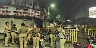 बुधवार पेठेत पुणे पोलिसांची मध्यरात्री धडक कारवाई