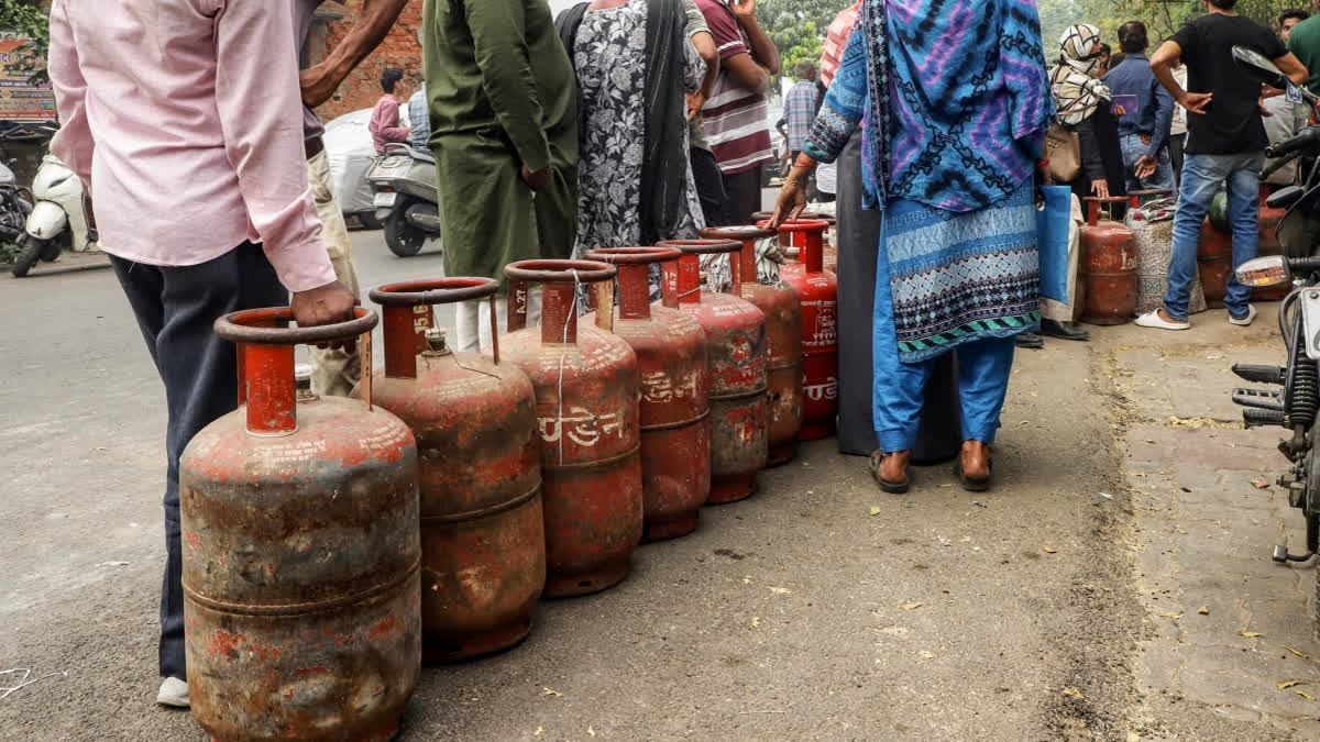 Cook Wedding Feasts On Wood, Trim Dishes From 100 To 15: Madhya Pradesh Tells Caterers Amid Global Fuel Crisis Gas Shortage Wedding Feasts On Wood Dishes Trimmmed From 100 to 15 As Madhya Pradesh Returns To Traditional Cooking Fuel