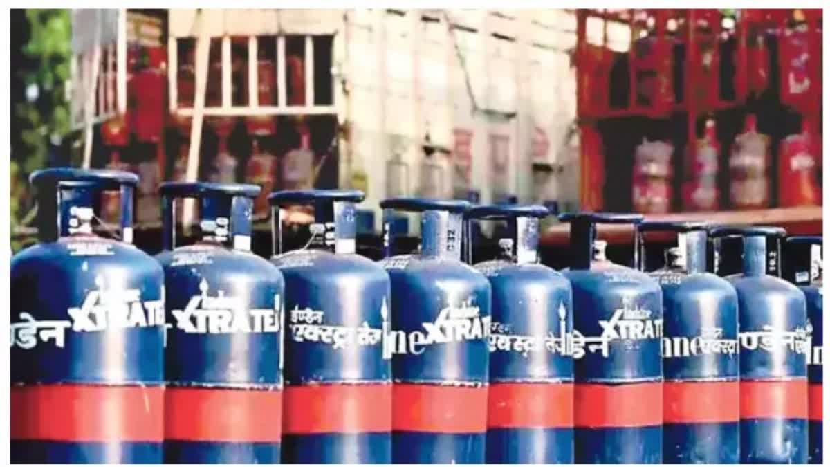 Gas Shortage Crisis Leaves Hotels Worried, Many Eateries Shut, Others Slash Menu, Hike Prices