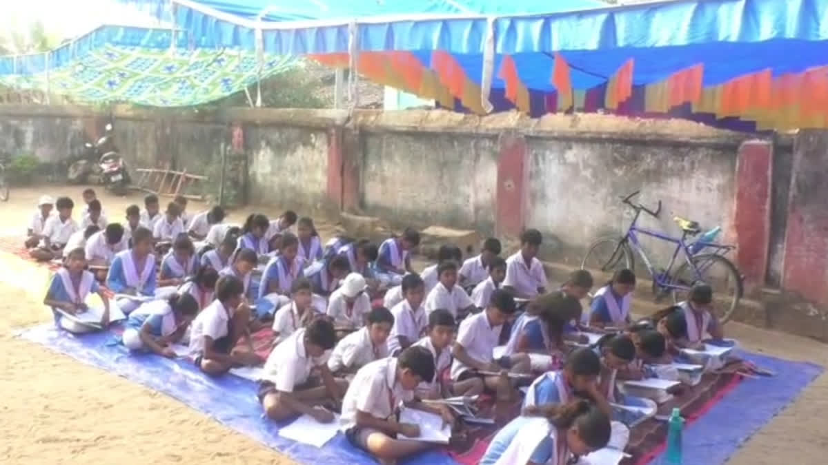 With 180 Students & 2 Rooms, Balangir School Children Appear In Exams Under Tent In Scorching Heat With 180 Students & 2 Rooms Balangir School Children Appear In Exams Under Tent In Scorching Heat