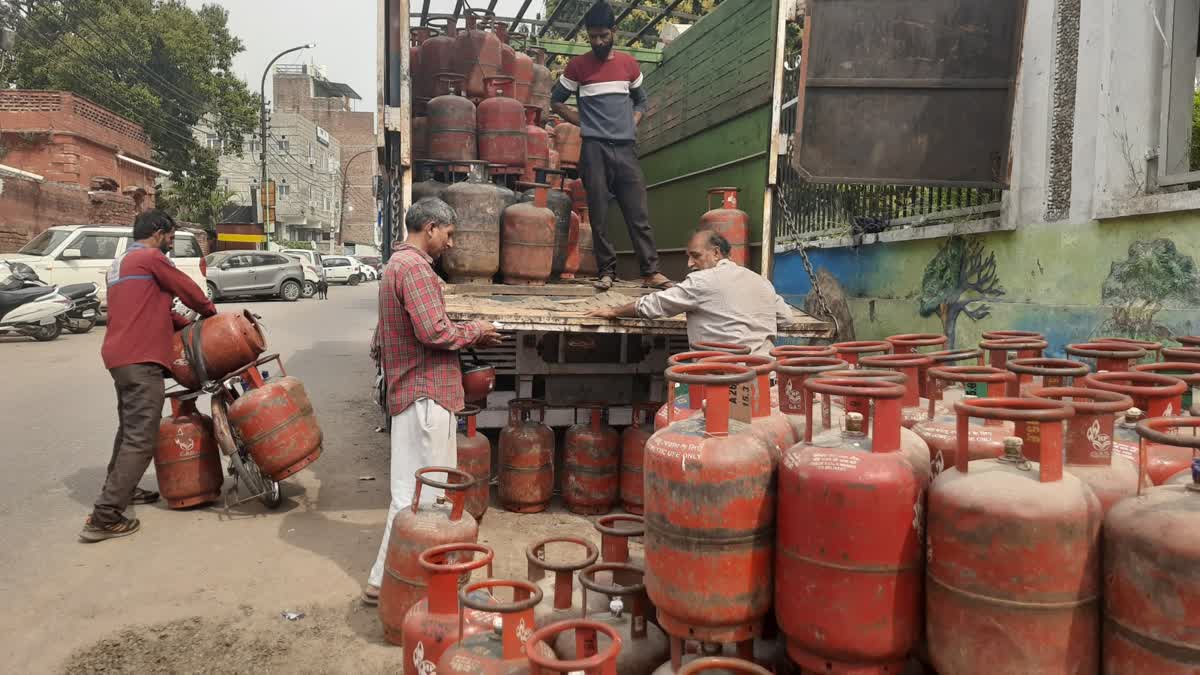 پچیس دن کی نئی ایل پی ری-فل پالیسی سے کئی صارفین گیس سے محروم
