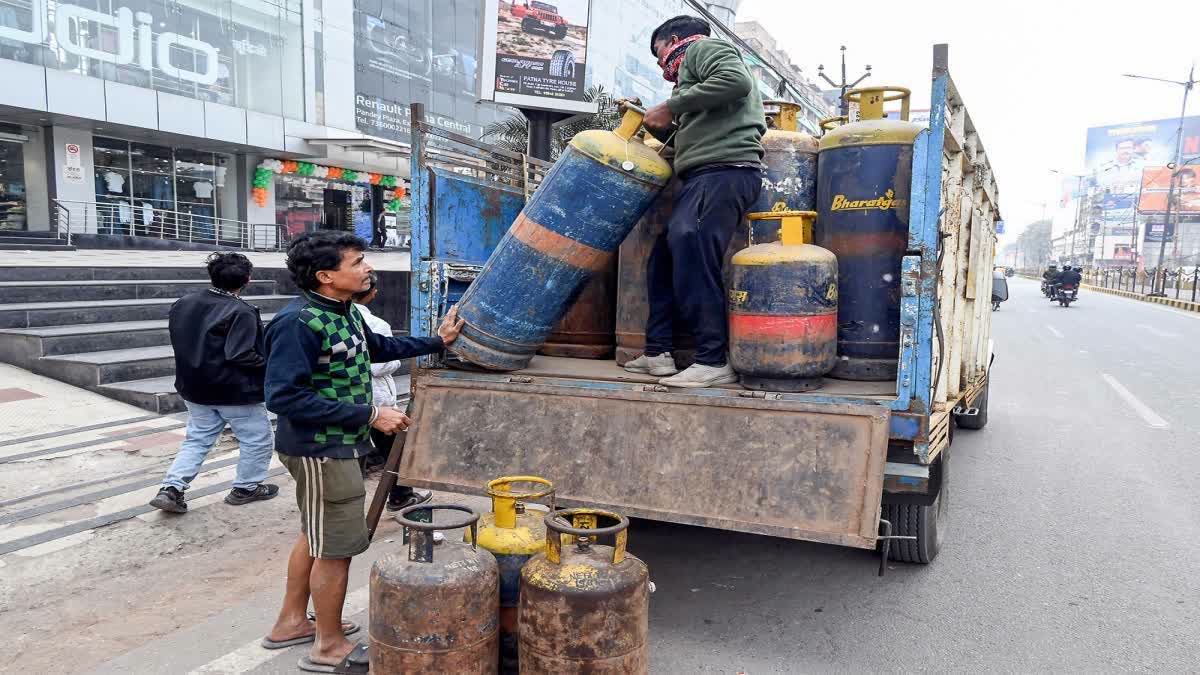 BMC Canteen To Shut Services In 2 Days Over LPG Shortage, Weddings May Be Deferred In Maharashtra