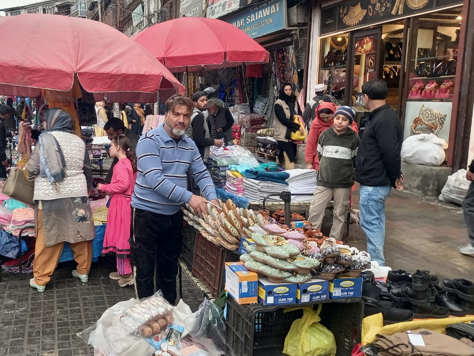 Street vendors at Srinagar's Hari Singh High Street