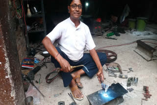 Meet The Mechanics Who Keep Gaya's Powerloom Sector Running