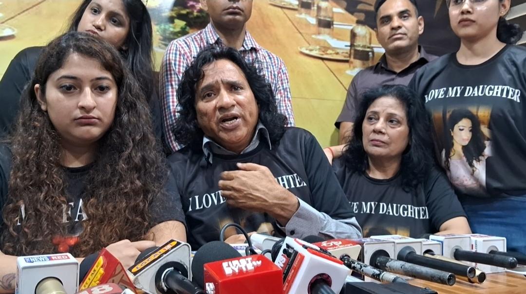 प्रिनिता के पिता ने बेटी की जान को खतरा बताया.