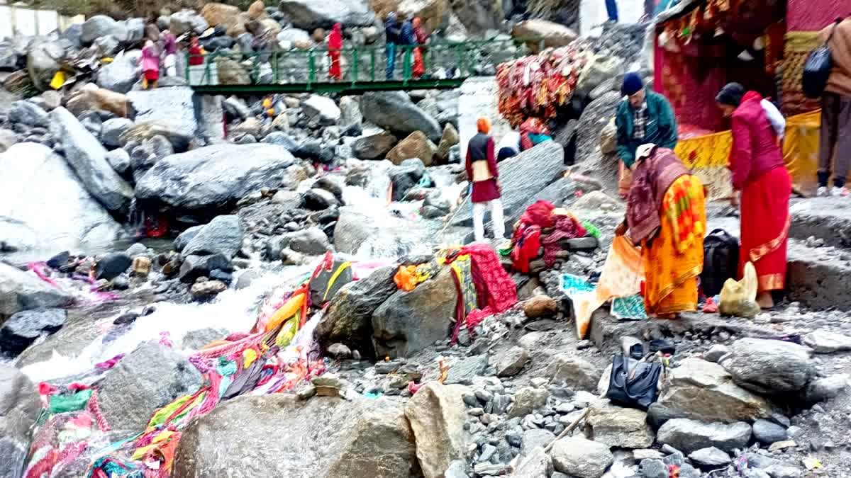 Devotees Offer Clothes To Yamuna, Sparking Environmental Worry At Yamunotri