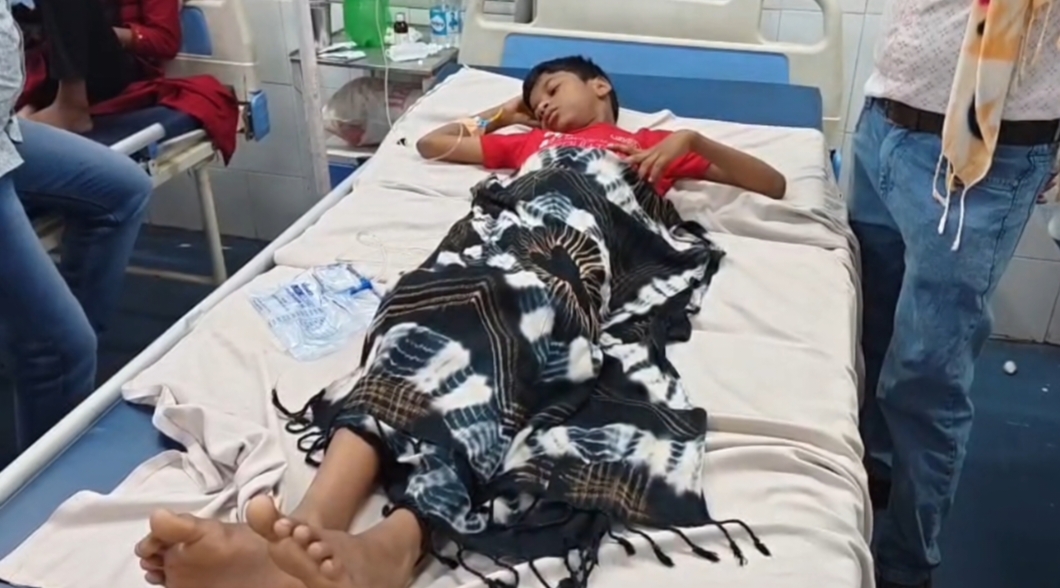 Children fall ill due to food poisoning.