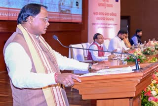 ରାଷ୍ଟ୍ରୀୟ ପୁରସ୍କାର ବିଜେତା, ବୁଦ୍ଧିଜୀବୀ ଓ ସ୍ଵେଚ୍ଛାସେବୀଙ୍କୁ ଲୋକସେବା ଭବନ କନଭେନସନ ସେଣ୍ଟରରେ ଭେଟିଲେ ମୁଖ୍ୟମନ୍ତ୍ରୀ ମୋହନ ଚରଣ ମାଝୀ