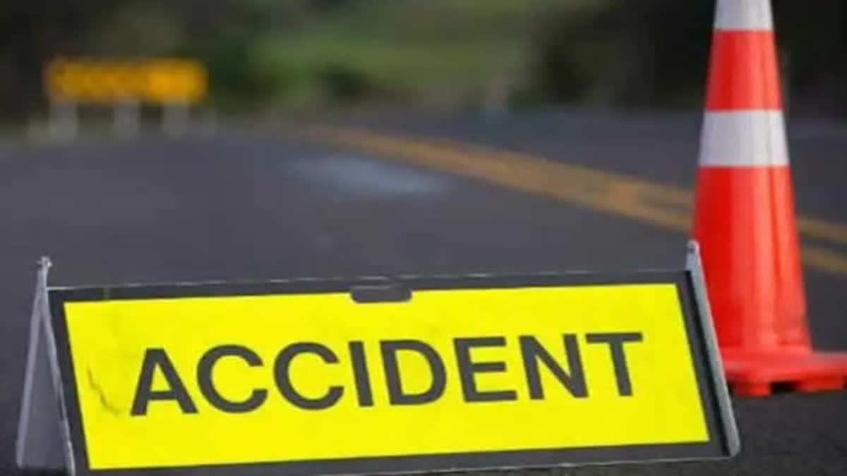 Pune Accident Pick Up Van PMO