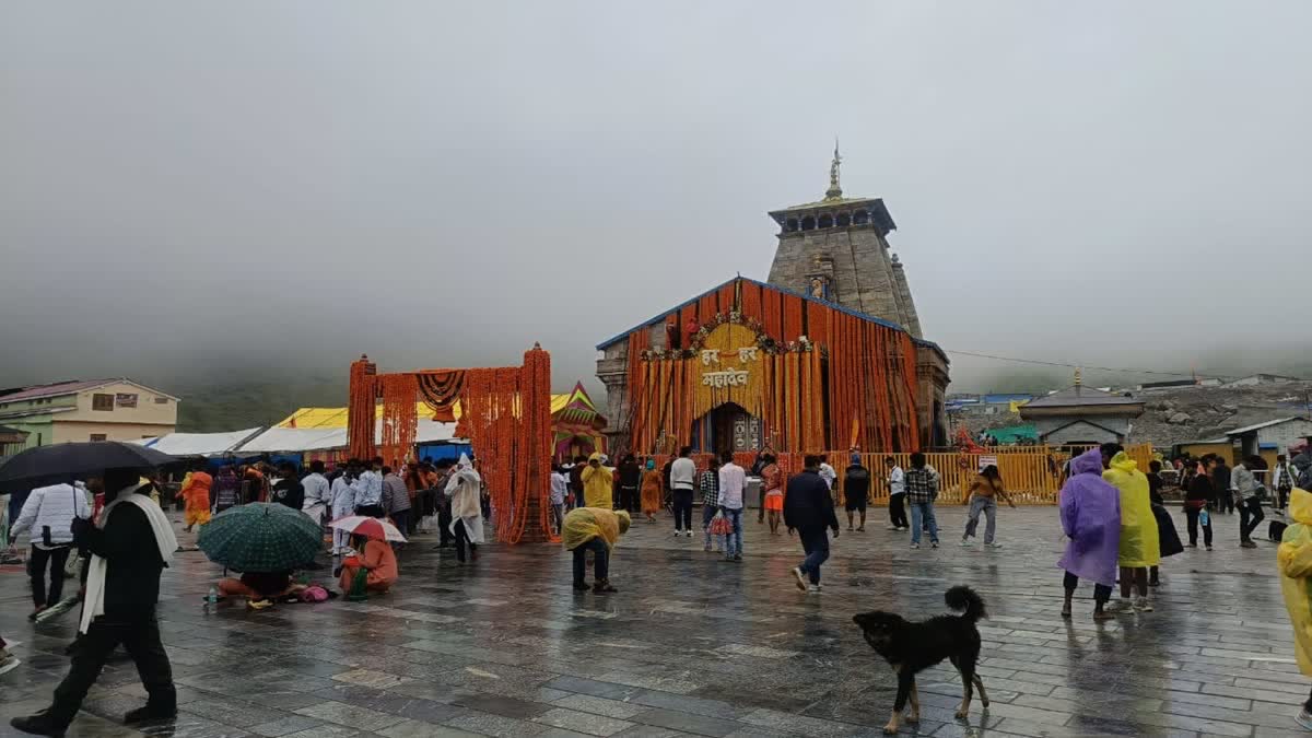 उत्तराखंड में भारी बारिश का रेड अलर्ट, केदारनाथ यात्रा पर लगा ब्रेक, तीन दिन के लिए स्थगित