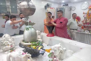 RUDRABHISHEK ON THE SHIVLING