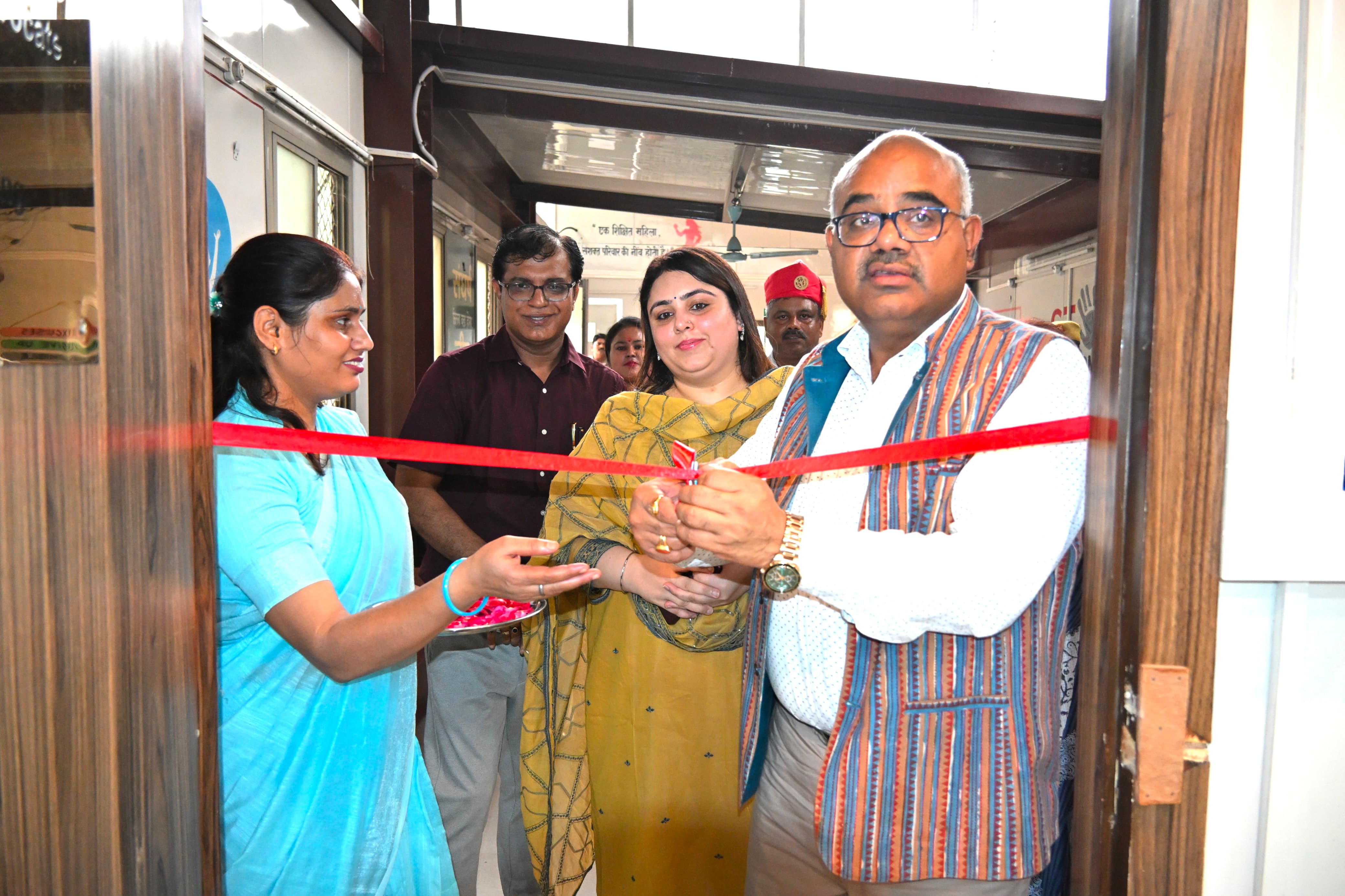 कानपुर DM ने किया काउंसलिंग सेंटर का शुभारंभ