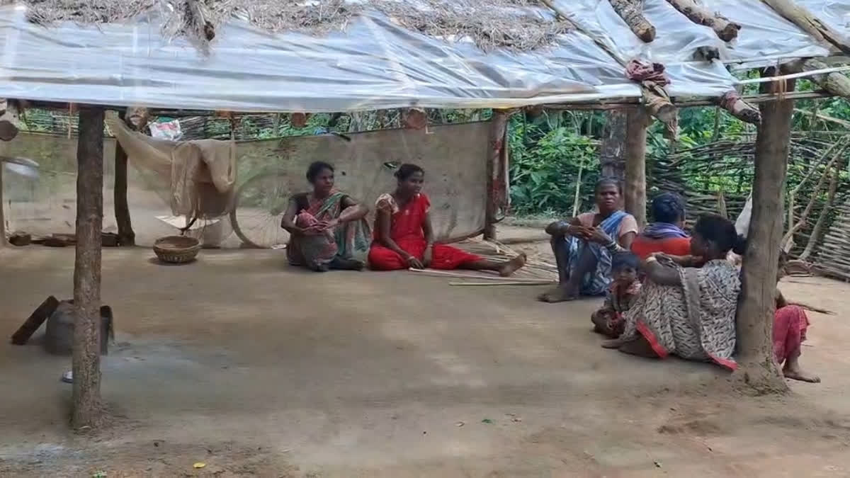 Doorless Houses Of Chhattisgarh, A Mark Of The Pardhi Tribe Of Kanker Village Who Fight Poverty Not Thieves Doorless Houses Of Chhattisgarh, A Mark Of The Pardhi Tribe Of Kanker Village Who Fight Poverty Not Thieves