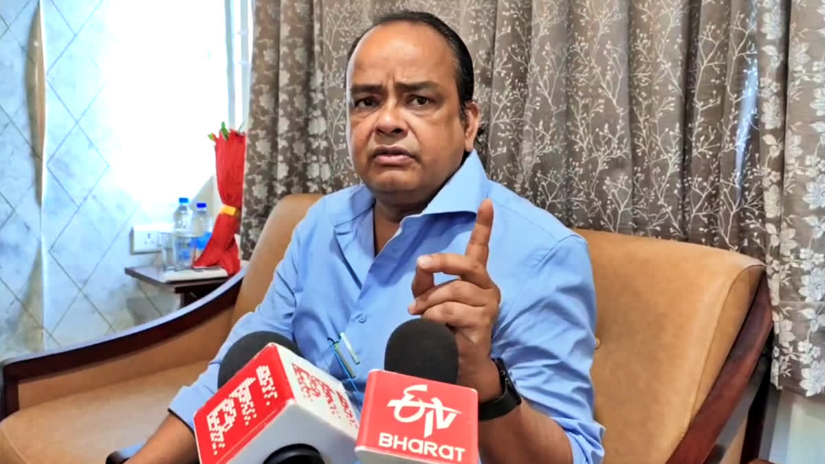Minister Irfan Ansari