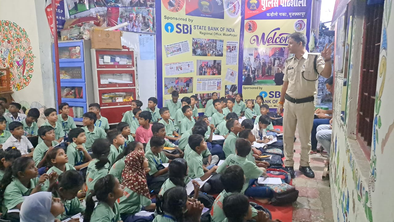 Khaki Fear Gone: How A 'Police Paathshala' Is Transforming Lives Of Children In Bihar's Red-Light Area