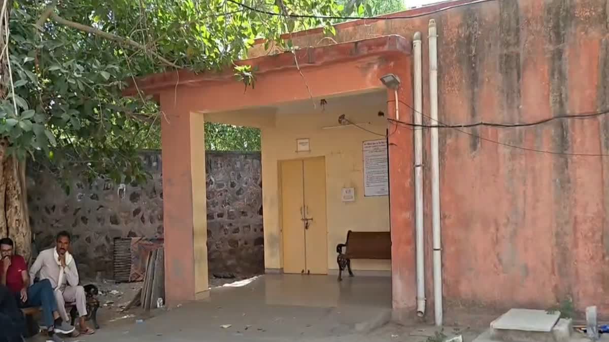 Police kept dead bodies in mortuary