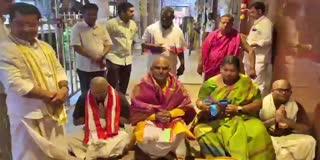 విజయవాడ దుర్గమ్మ సన్నిధిలో భక్త రామదాసు వారసులు