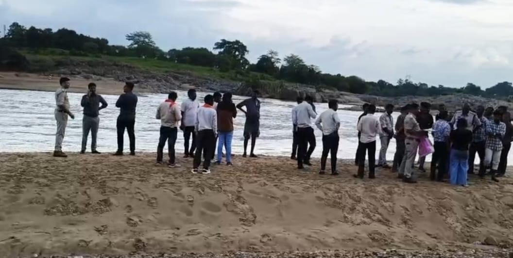 Accident at picnic spot in Janjgir Champa