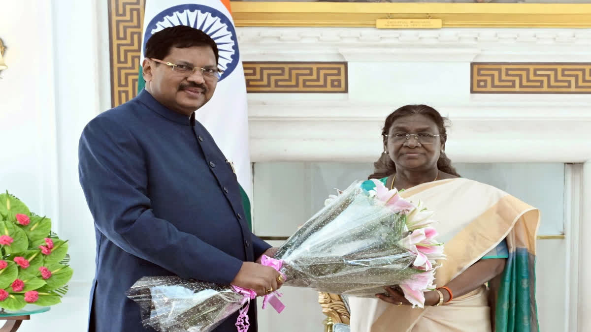 CJI Gavai Flags Vulnerability Of Girl Child In Digital Age; Calls For Securing Her Safety By Protecting Body And Freeing Spirit File photo of CJI gavai with President Droupadi Murmu