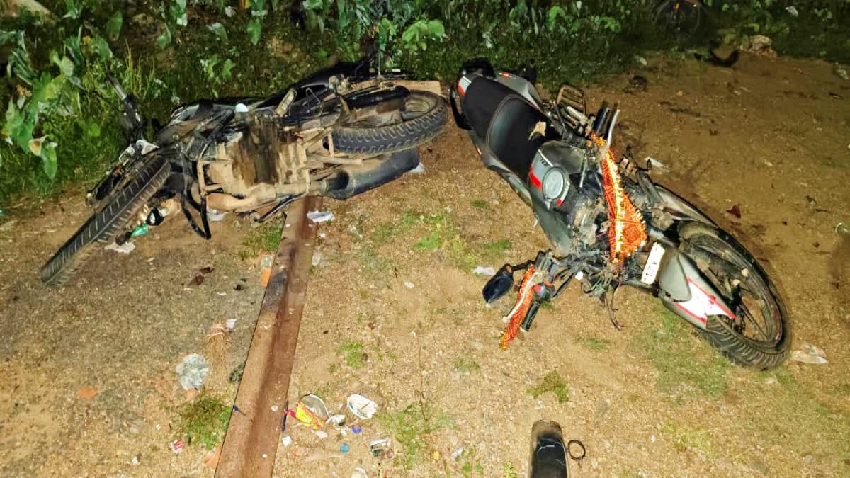 Three youths died in road accident in Dumka