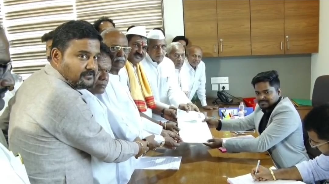 Remembering Gandhi hat in Belgaum DCC Bank nomination papers